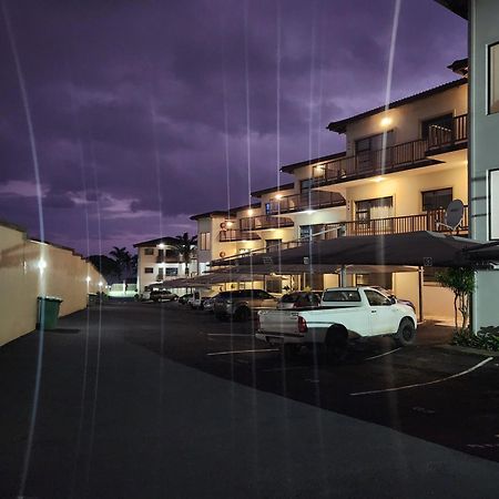 Topanga 17 Uvongo Beach Eksteriør bilde